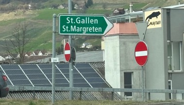 Wo ist das «h»? Schreibfehler auf der Tafel bei Autobahneinfahrt in Au entdeckt