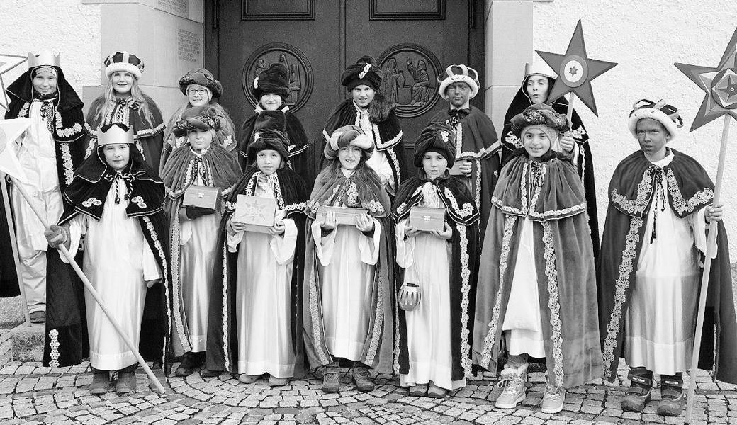Eine der Sternsingergruppen, die in Berneck den Segen in die Häuser und Wohnungen brachten. Bild: pd