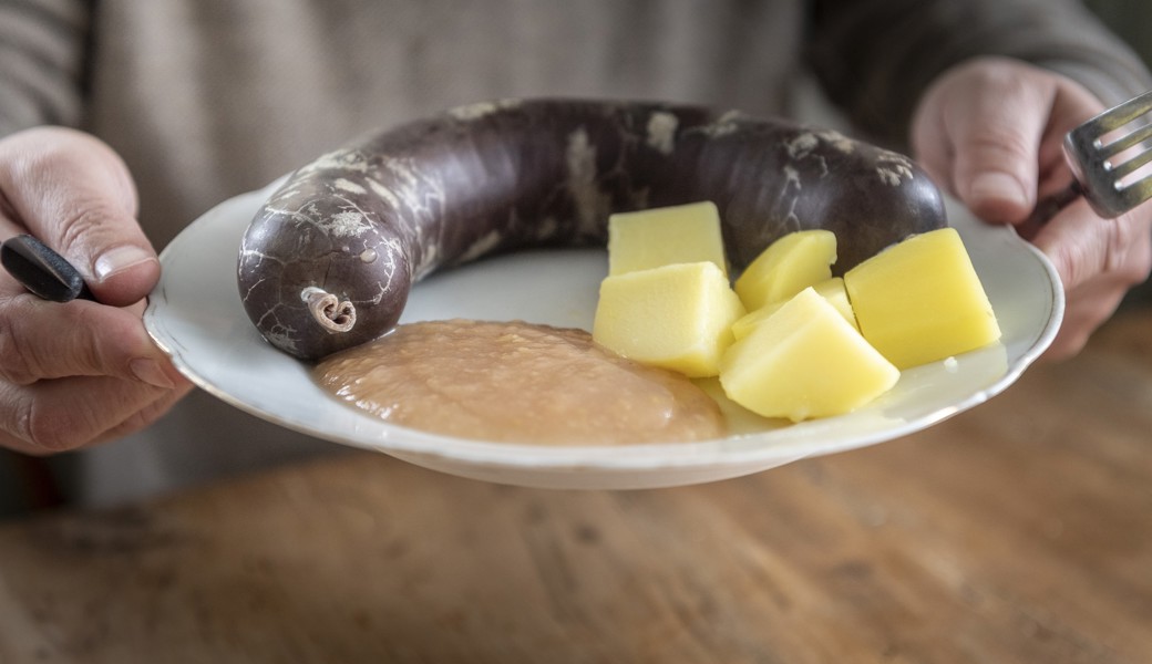 Einmal Blutwurst, bitte! Die Tradition der Metzgete hält sich hartnäckig