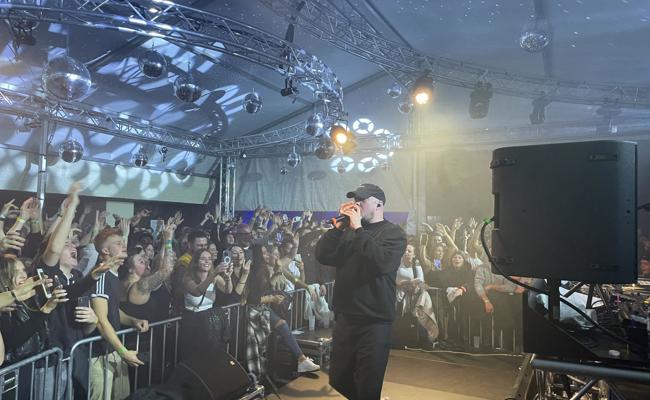 Drei Tage gefeiert mit Live-Musik