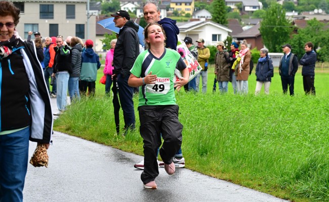Regen, Wolken und gute Laune am Jugitag des TV Rebstein