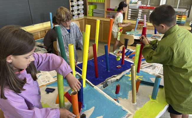 Statt rechnen und schreiben: Schulkinder machen Kunst