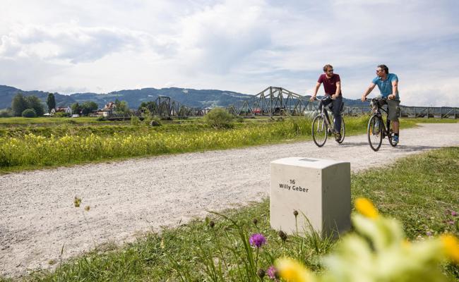 52 Fluchtgeschichten am Veloweg