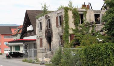 Brandstifter frei, Ruine bald weg