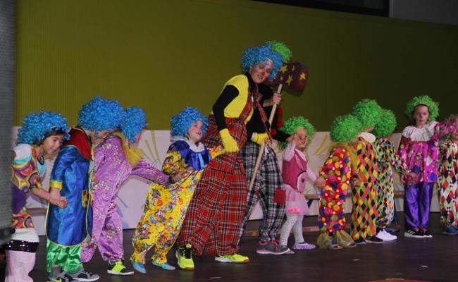 Farbenfrohe Zirkusshow