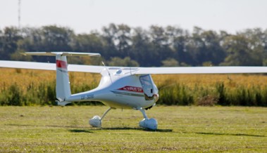 Landung eines Segelflugzeugs auf dem Acker verlief glimpflich