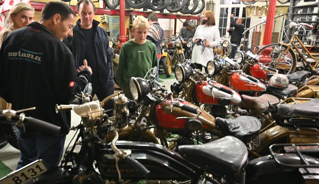 Eine aussergewöhnliche Sammlung alter Töff präsentiert Josef Wüst in seinem Museum in Oberriet, im Besonderen Schweizer Motosacoches.