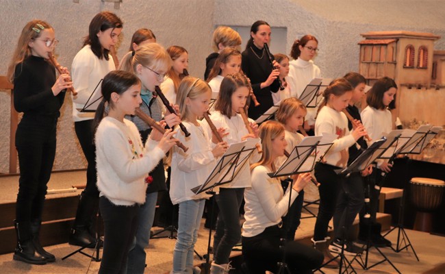 Talente der Musikschule verzauberten die Gäste mit Weihnachtsmelodien