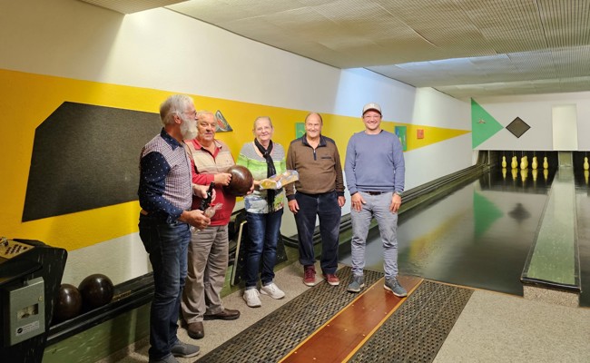 SVPler trafen sich zu einem politischen Kegelabend