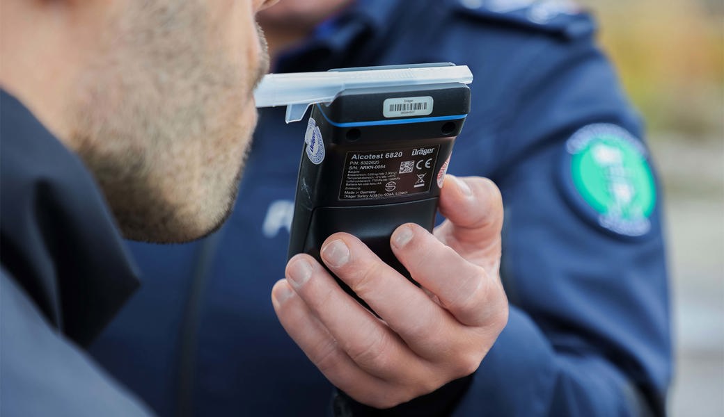 Ein Autofahrer musste in Au, ein anderer in Kriessern in Kriessern wegen Fahruntüchtigkeit den Fahrausweis abgeben. Ein Autofahrer musste in Au, ein anderer in Kriessern in Kriessern wegen Fahruntüchtigkeit den Fahrausweis abgeben.