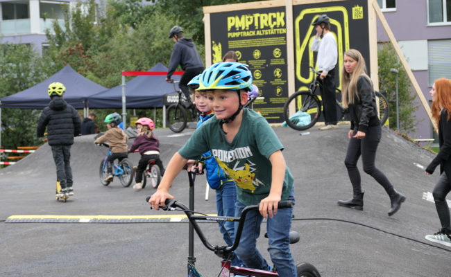 Der Pumptrack ist eröffnet: Ein Paradies für alles, was Räder hat