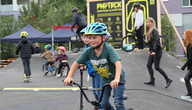 Der Pumptrack ist eröffnet: Ein Paradies für alles, was Räder hat Der Pumptrack ist eröffnet: Ein Paradies für alles, was Räder hat
