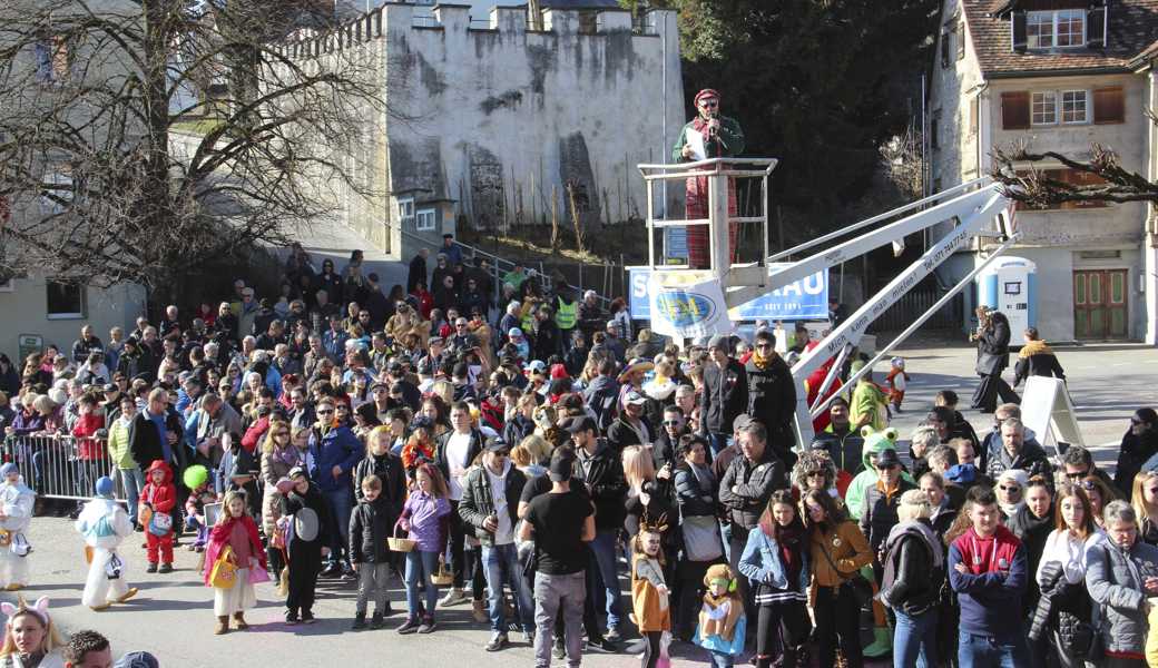 Es gibt stets viel Publikum am Fasnachtsumzug.