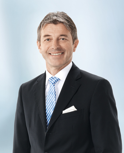 Jürgen Frei, Mitglied der Direktion, juergen.frei@alpharheintalbank.ch Jürgen Frei, Mitglied der Direktion, juergen.frei@alpharheintalbank.ch