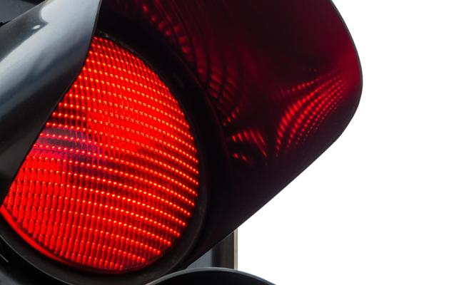 Bei Rot abgebogen, Unfall verursacht