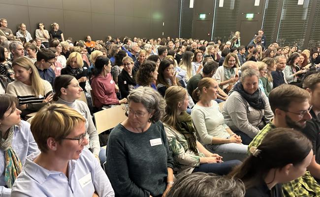 Und plötzlich bist du Familie: Bilder vom Elternbildungsabend Regioforum