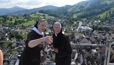 Blick von oben aufs heimische Kloster