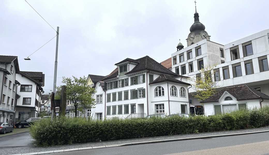Im Jahr 2019 wurde das historische Balmerhaus saniert. Aus den damals drei Wohnungen wurden fünf kleinere.