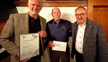 Eine grosse Ehre für das Auer Box-Urgestein Walter Walser