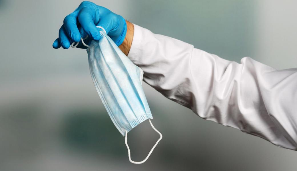 Das Coronavirus wirft viele Fragen auf. Kompetente Antworten bietet die Infektiologie am Kantonsspital St. Gallen: infekt.ch.  