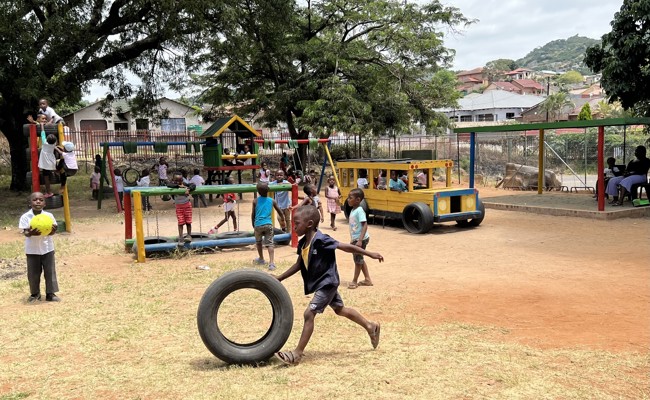 Grosse Herausforderung: FC-Kicker plant Spielplatz in Afrika