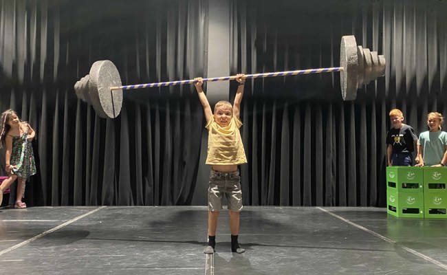 Akrobatik und Rope Skipping: Bei der Kinderzirkuswoche im Diogenes wird die Magie lebendig