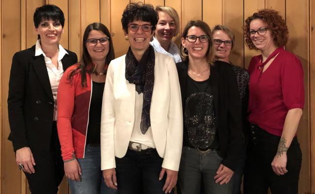 Perchtawiiber mit neuen Zirbenholz-Masken