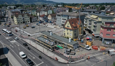 Musik, Festwirtschaft, Vereine & Gäste: Ein ganzes Dorf feiert sein neues Zentrum