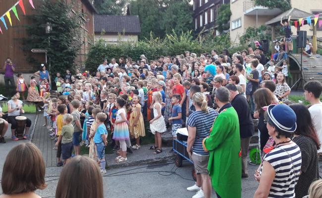 Schulareal wird zur Manege