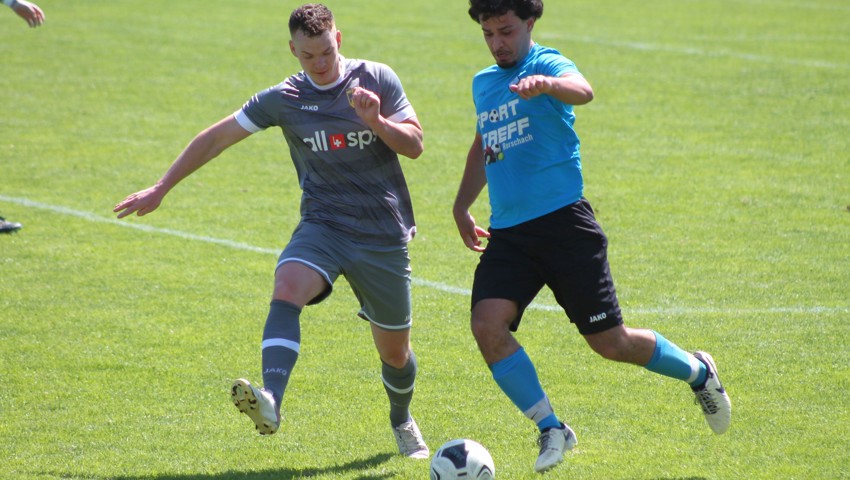 Der FC Heiden (in Grau) kämpfte sich zum ersten Sieg in der Rückrunde. Der FC Heiden (in Grau) kämpfte sich zum ersten Sieg in der Rückrunde.
