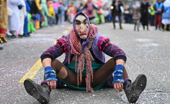 Wenig Regen, viel Konfetti und tolle Stimmung am Oberrieter Fasnachtsumzuzg