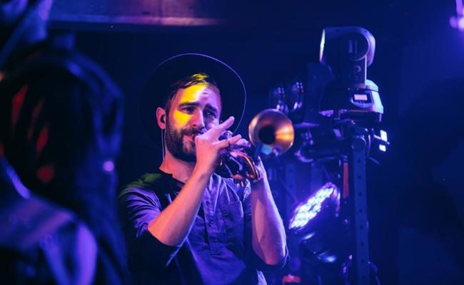 Vater, Musiklehrer und Fäaschtbänkler