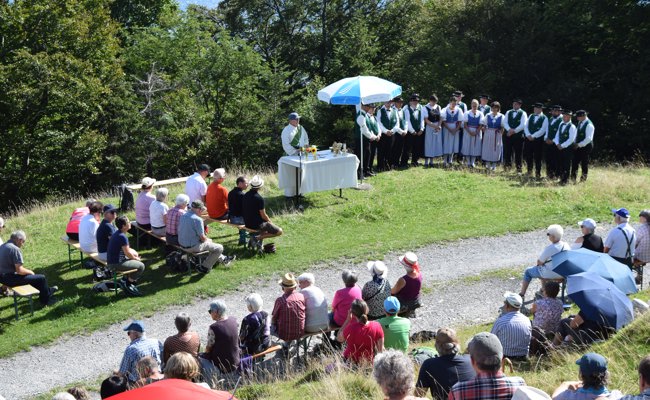 Beten und feiern in der freien Natur beim Montlinger Schwamm