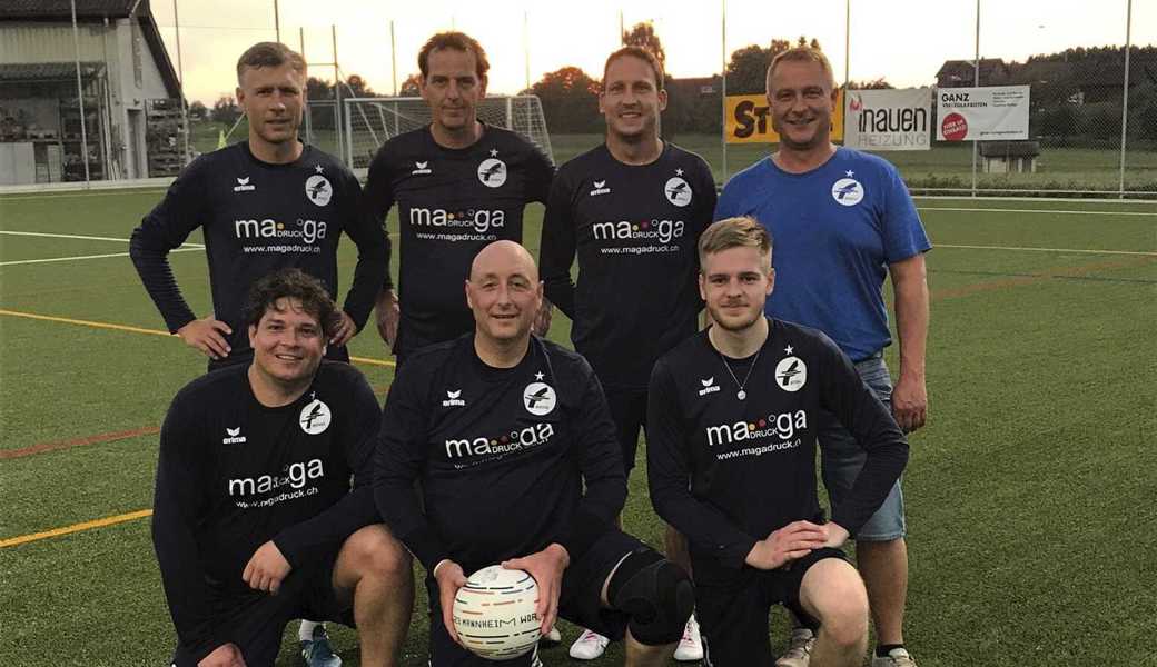 Ein Sieg vom Cup-Triumph entfernt (hinten v. l.): Mark Hüttig, Kurt Sieber, Marcel Wassmer, André Stoffel. Vorne (v. l.): Remo Pinchera, André Stoffel, Jan Kehl. Es fehlen: Daniel Kehl, Kevin Kohler.