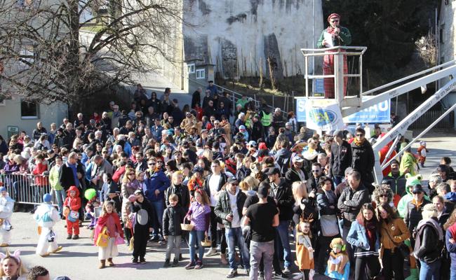 Fasnacht in Rebstein: Fussballplatz statt Dorfzentrum
