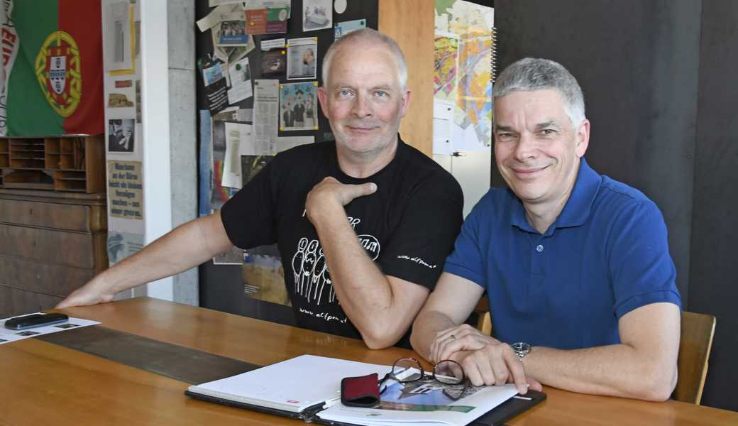 Kurt Ritz (Kassier des A-Treffs in Heerbrugg, links) und Jürg Kobelt (Präsident der Begleitgruppe) wünschen sich von den politischen Gemeinden im Mittelrheintal, dass diese die wohltätige Einrichtung künftig mit jährlich je 2500 Franken unterstützen.