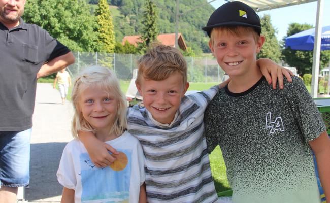 Benedikt Würth umlagert - weil er ein Fussballfan ist
