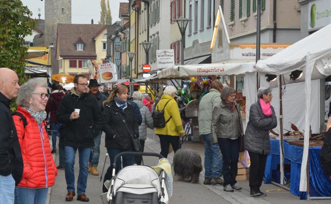 Mehr Leute am Martinimarkt