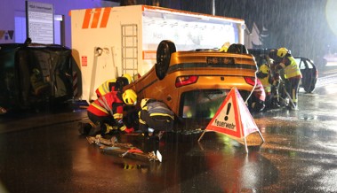 Rheintaler Feuerwehren üben den Ernstfall gemeinsam mit dem SBB Löschzug