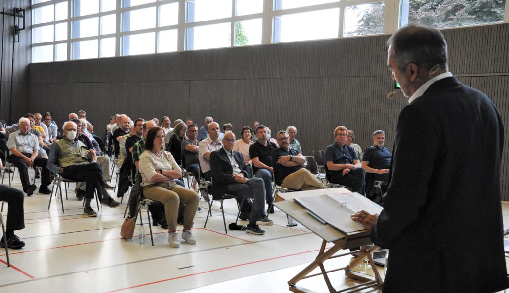 Etwa 90 Einwohner waren am Mittwochabend zum Infoanlass der Politischen Gemeinde Au gekommen; der ersten Veranstaltung dieser Art nach den Einschränkungen durch den Corona-Lockdown.