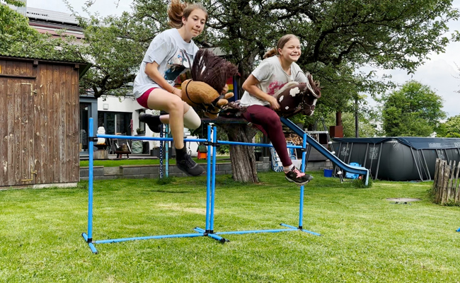 Mehr als nur Steckenpferde: Trendsportart «Hobby Horsing» ist im Rheintal angekommen