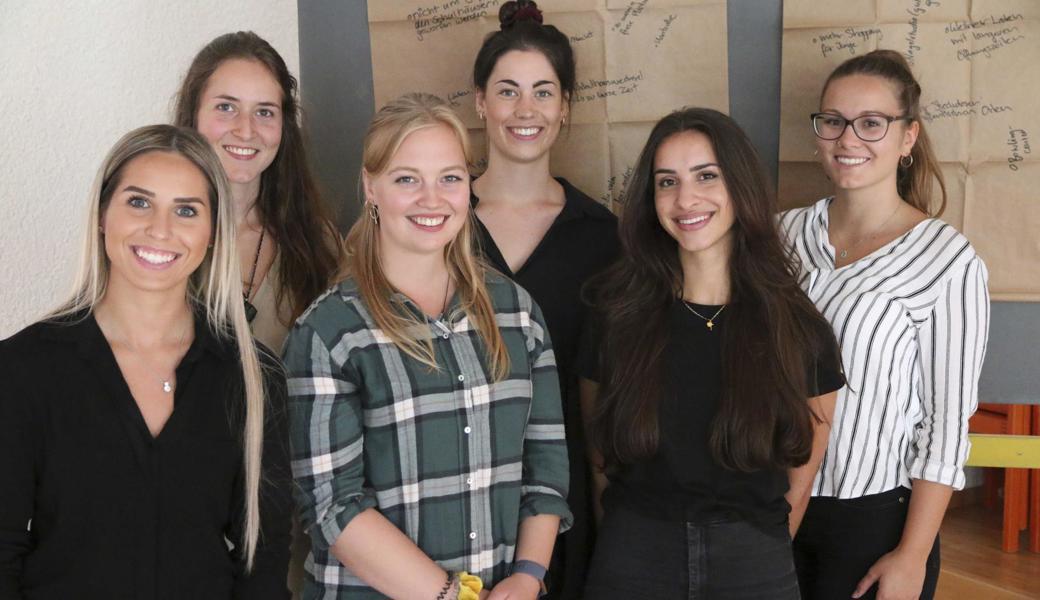 Studentinnen der FHS St. Gallen führten die Jugendumfrage durch. Dragana Stankovic (von links), Ladina Kamber, Anna Reutemann, Rebecca Stiegeler, Valentina Zarra, Aileen Jakob. Es fehlt Joel Müller.  