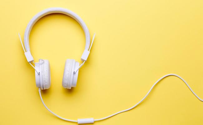 11 coole Podcasts, in die du reinhören musst