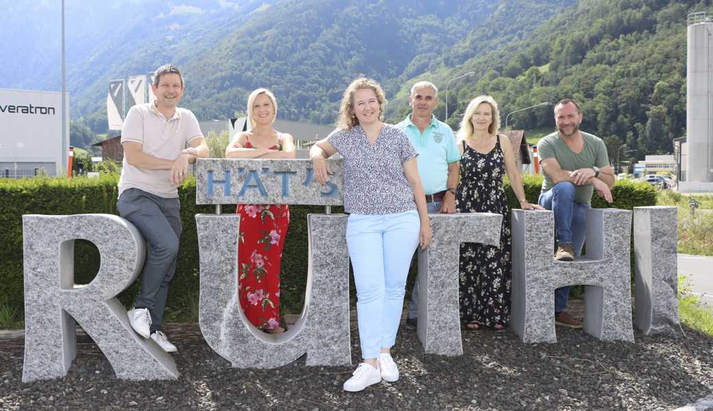 Die Kandidatinnen und Kandidaten der Mitte (v.l.): Daniel Bösch, Caroline Winter, Sibylle Baumgartner-Büchel, Martin Koller, Yvonne Schneider-Niederer und Bernhard Schneider. 