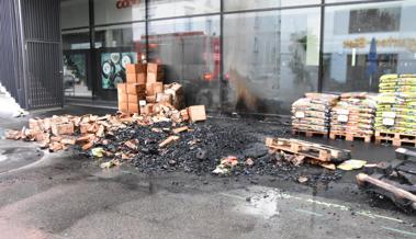 Mehrere Brände gelegt