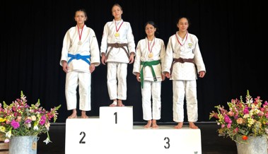 Helena Zäch gewinnt in Oensingen eine U18-Goldmedaille