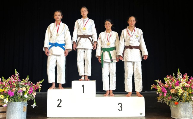 Helena Zäch gewinnt in Oensingen eine U18-Goldmedaille