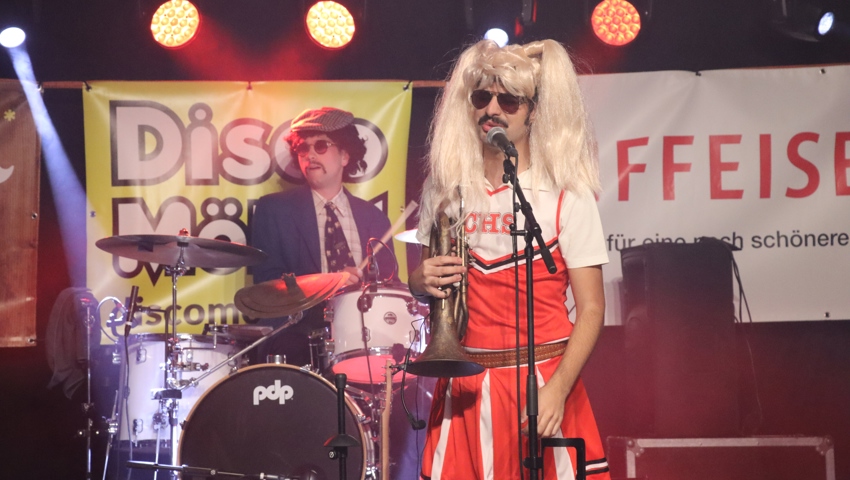 Bei ihren Auftritten ist Stimmung garantiert. Wie am Jubiläumsfest der Guggenmusik Lavaria. Bei ihren Auftritten ist Stimmung garantiert. Wie am Jubiläumsfest der Guggenmusik Lavaria.