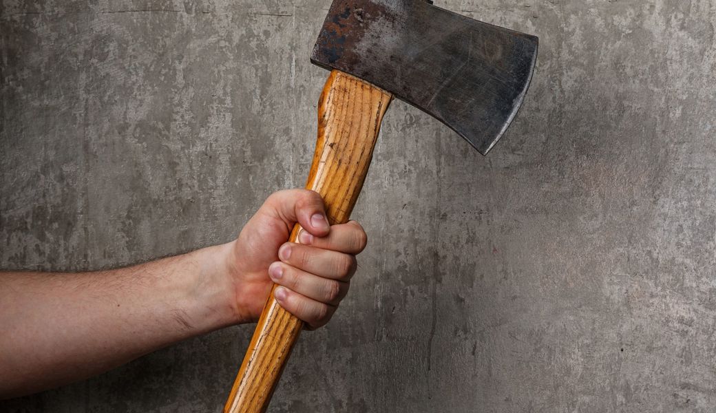 Beil-Wurf am Bahnhof Sargans: 42-Jähriger kommt mit Geldstrafe davon