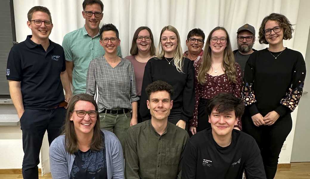 Vorstand und Musikkommission: (hinten von links) Stefan Bucher, Marcel Wider, Carmen Broger, Deborah Kläger, Lea Hämmerle, Maya Hutter, Larissa Wiederkehr, Gian Stecher, Janine Durot. Vorn von links:  Daniela Ladner, Silvio Kläger, Joel Pareth.